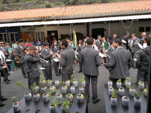 Inauguração da horta biológica móvel, no Dia da Escola e Dia do Eco-Escolas.